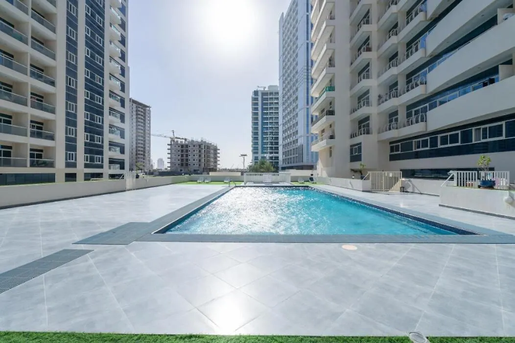 Calm Studio Apartment Right By The Golf Courses In Sports City Dubai United Arab Emirates