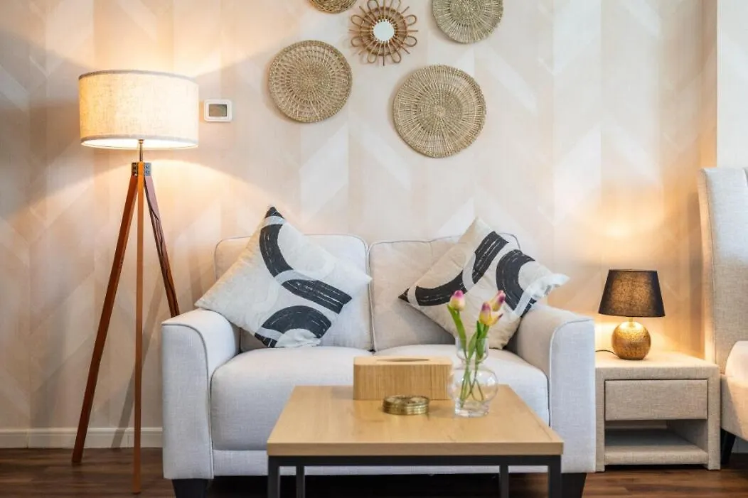 Calm Studio Apartment Right By The Golf Courses In Sports City Dubai