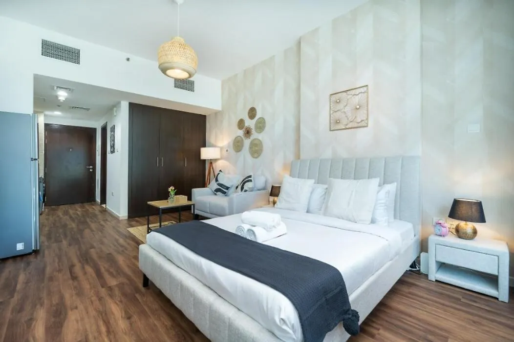 Calm Studio Apartment Right By The Golf Courses In Sports City Dubai
