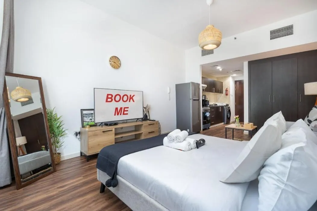 Calm Studio Apartment Right By The Golf Courses In Sports City Dubai