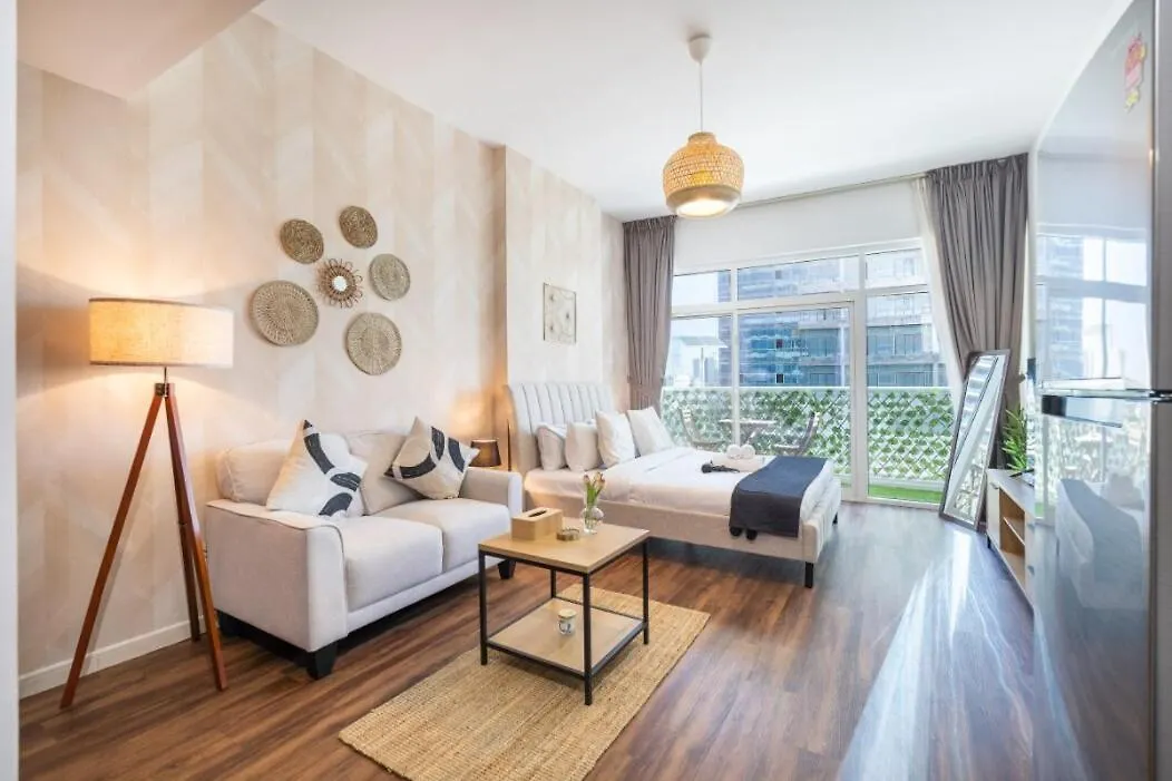 Calm Studio Apartment Right By The Golf Courses In Sports City Dubai